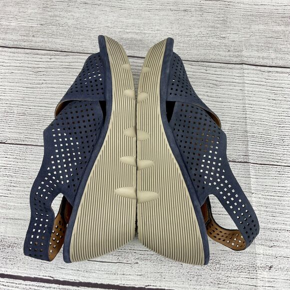 Clarks Artisan Women Blue Wedge Sandals Perforated Leather Size 9.5 M - Picture 7 of 9